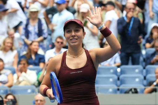 Third-ranked Pegula, Medvedev power into US Open third round