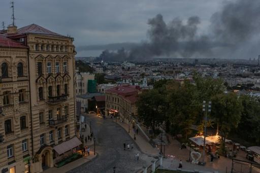 Zelensky diz que Ucrânia está pronta para "medidas de desescalada"