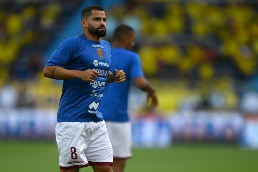 El venezolano Tomás Rincón anuncia su retiro del fútbol