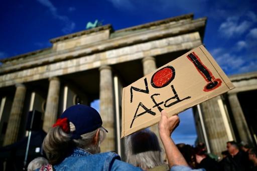 Schuss aus Druckluftwaffe verletzt Demonstrant in Halle: Staatsschutz ermittelt