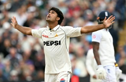From obscurity to smashing sixes: Pakistan's Razaullah rises to stardom