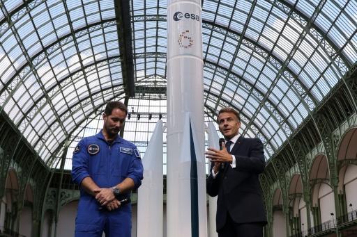 L'astronaute Thomas Pesquet et le président de la République Emmanuel Macron au Sommet international spatial à Paris le 9 septembre 2026 — Ludovic MARIN / AFP