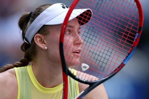 La joueuse du Kazakhstan et future N.1 mondiale Elena Rybakina pendant son quart de finale de l'US Open contre la Chinoise Zheng Qinwen (hors-champ), le 9 septembre 2026, à New York — Patrick Smith