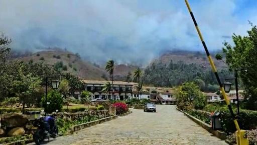 Un incendio amenaza una joya turística de los Andes colombianos