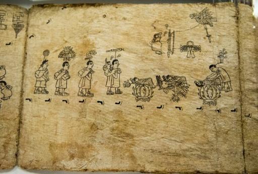 París expone manuscrito prestado por México sobre el viaje mítico de los aztecas