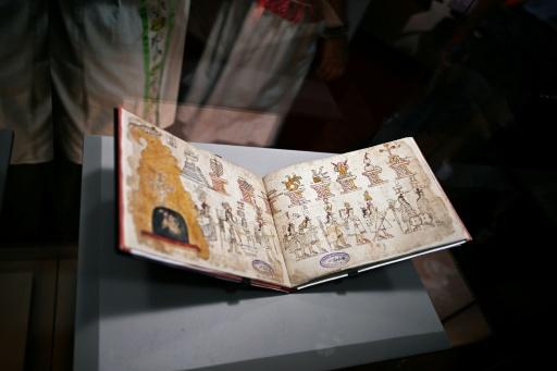 Fragmentos del Códice Azcatitlán, un manuscrito prestado por Francia expuesto en México el 17 de septiembre de 2026 — Carl de Souza / AFP