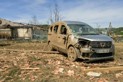 Une voiture endommagée après une tornade à Pomas, le 25 août 2026 dans l'Aude — Idriss Bigou-Gilles / AFP