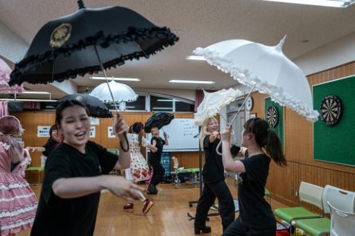 La troupe de féministes radicales TremendousCircus en répétition à Tokyo, le 7 août 2026 — Philip FONG / AFP