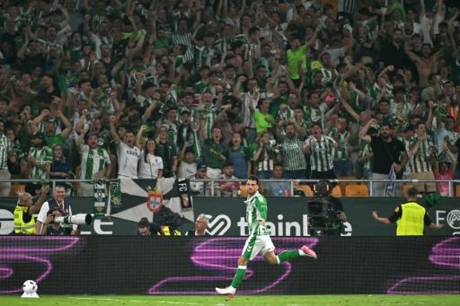 Real Madrid sofre primeira derrota no Espanhol em visita ao Betis