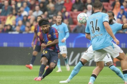 Adeyemi trifft traumhaft: Mitfavorit Barca startet stark