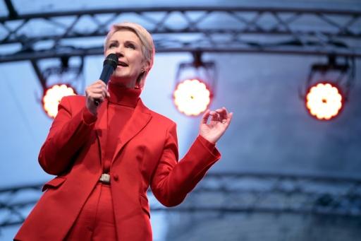 La líder de Mecklemburgo-Pomerania Occidental y candidata del partido Socialdemócrata (SPD) en las elecciones regionales, Manuela Schwesig, en un mitin en Warnemünde, en el noreste de Alemania, el 18 de septiembre de 2026 — Ronny HARTMANN / AFP