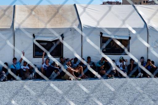 Des migrants dans un camp temporaire dressé à Ceuta par les autorités espagnoles, le 13 septembre 2026 — Antonio Sempere / AFP