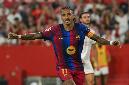 Un triplete de Raphinha impulsa a un Barcelona con pleno de victorias
