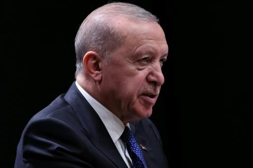 Presidente da Turquia concorrerá a novo mandato apesar de limite constitucional