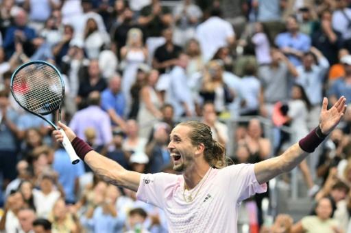 Zverev holds off Shelton to win US Open title