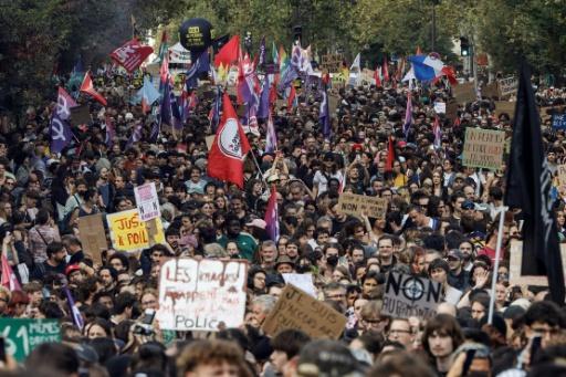 Plus de 10.000 personnes dans la rue en France contre "le permis de tuer" des forces de l'ordre
