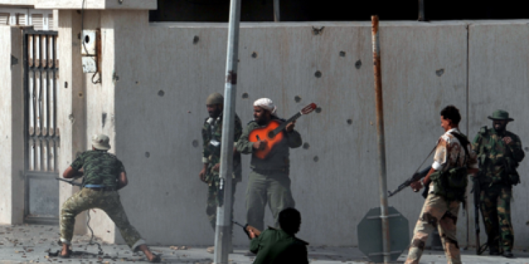 AFP photographer Aris Messinis best picture of the year at the Aman Prize